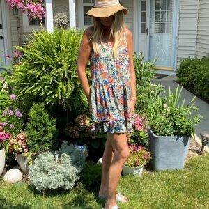 Wild Fable adorable flower summer dress with ruffled hem